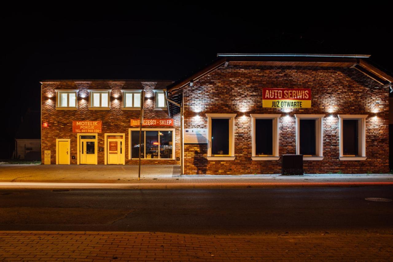 Motelik Janowski Szprotawa エクステリア 写真