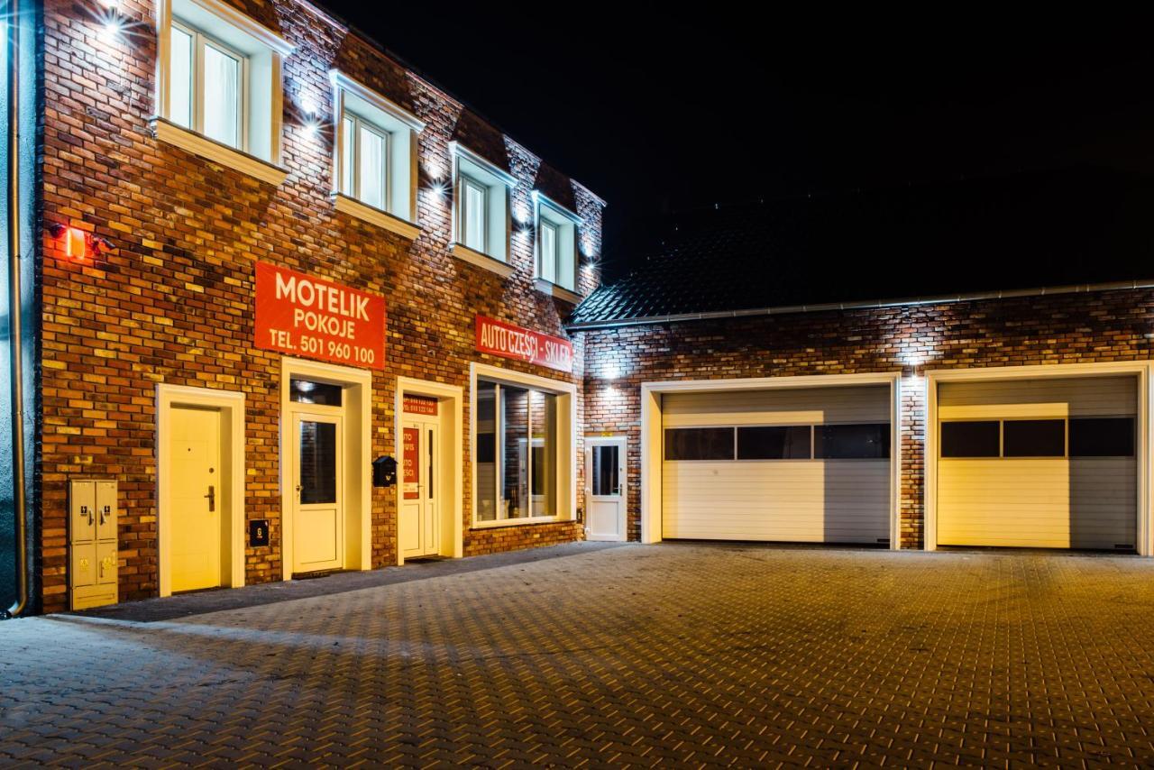 Motelik Janowski Szprotawa エクステリア 写真
